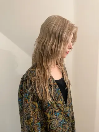 ロング カラー 渋谷 留菜のヘアスタイル