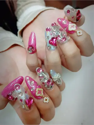 ネイル 柘植 祐子のネイルデザイン