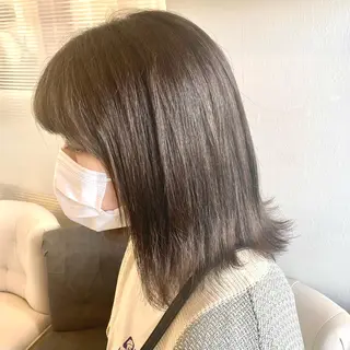 ミディアム カラー 小野 茉奈美のヘアスタイル