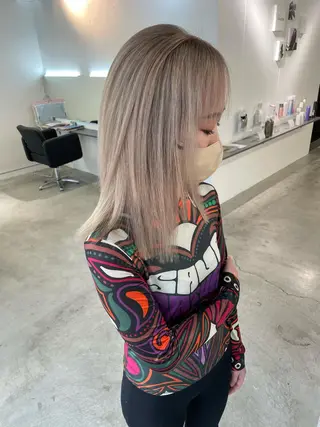 ミディアム K!ng所属・レイヤーカット/ 髪質改善/ハイライトのヘアスタイル