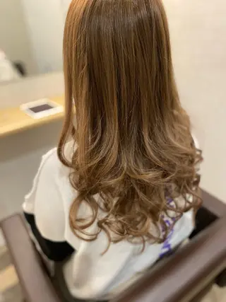 カラー masa ディレクターのヘアスタイル