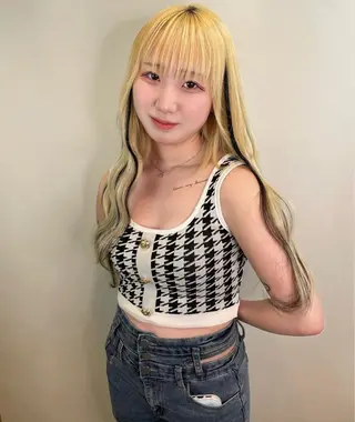 ロング アールバイニーナ所属・R by NINA アールバイニーナのヘアスタイル