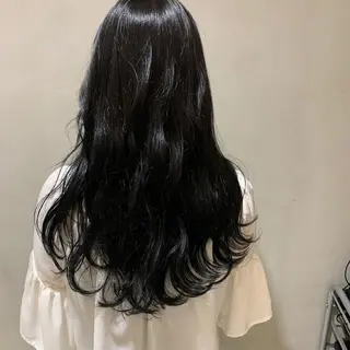 ロング カラー カジュアルを女っぽく 𝗮𝘆𝗮𝗰𝗼のヘアスタイル