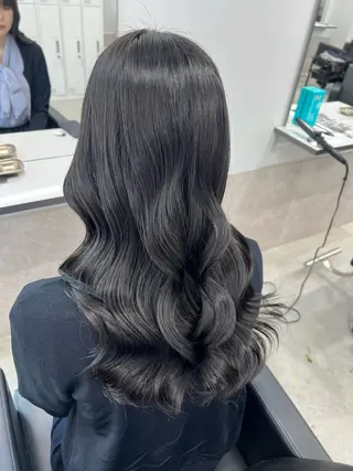 セミロング maya レイヤーカットのヘアスタイル