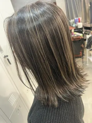 カラー 'Oli所属・寺嶋 貴大のヘアスタイル