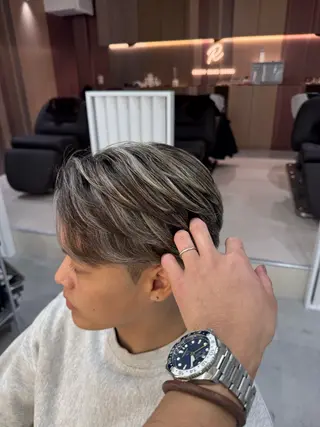 カラー メンズ R/🤎 パーマ&ブリーチ🔥のヘアスタイル