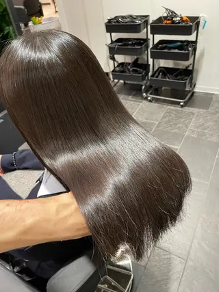 ロング りん/ワンホン/艶髪 ／小顔顔周りカットのヘアスタイル