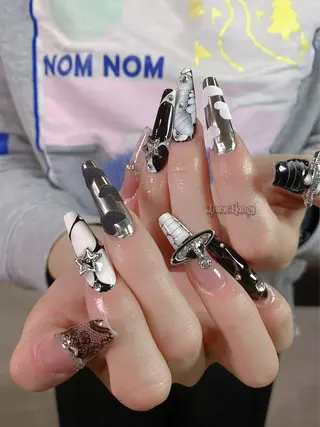 ネイル Dark honey スカルプ専門原宿店のネイルデザイン