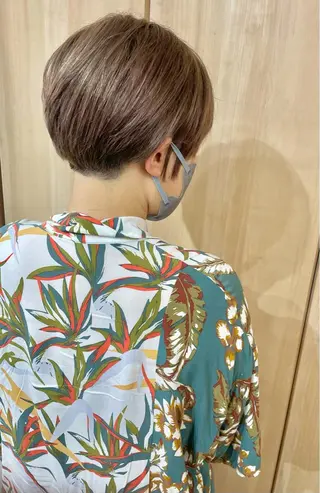 ショート カラー ケアブリーチ /髪質 改善/古橋圭史郎のヘアスタイル