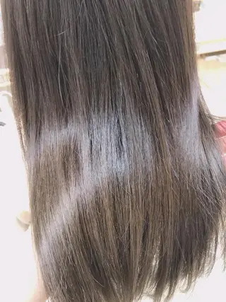 セミロング 店長ハイトーンカラー 柞山史奈のヘアスタイル