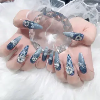 ネイル Rola所属・⟡˖· まゆり꙳⟡のネイルデザイン