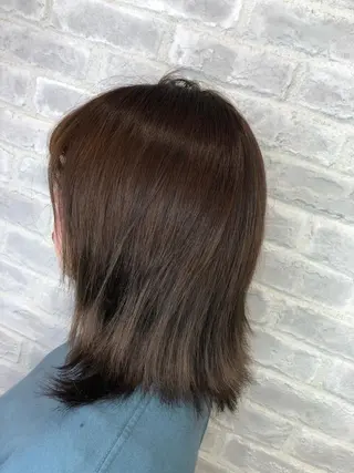 セミロング カラー 関 彩花のヘアスタイル