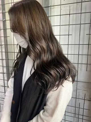 カラー AYANE 韓国ヘア /レイヤーカットのヘアスタイル
