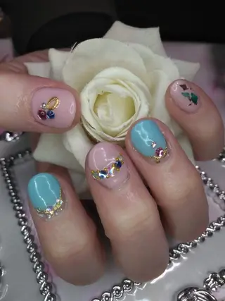 ネイル エステとネイル ローズコンフォートのネイルデザイン