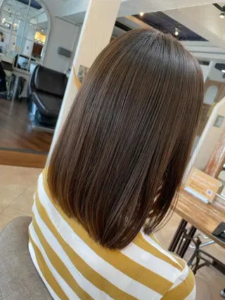 セミロング カラー 金子 しおりのヘアスタイル