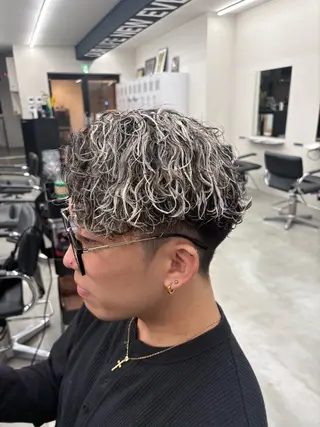 ショート カラー パーマ ヘアアレンジ メンズ 柊斗 /横浜パーマのヘアスタイル