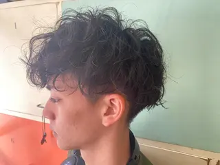 ショート パーマ メンズ ビーハイブデラックス所属・メンズパーマ ニュアンスパーマ田上のヘアスタイル