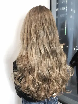 ロング カラー biscohair 髪にドラマを。のヘアスタイル