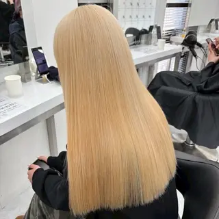 カラー 🌛ハイトーン/ ブロンド🩶MANAのヘアスタイル