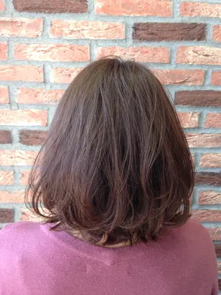 ミディアム カラー 井上 佳奈のヘアスタイル