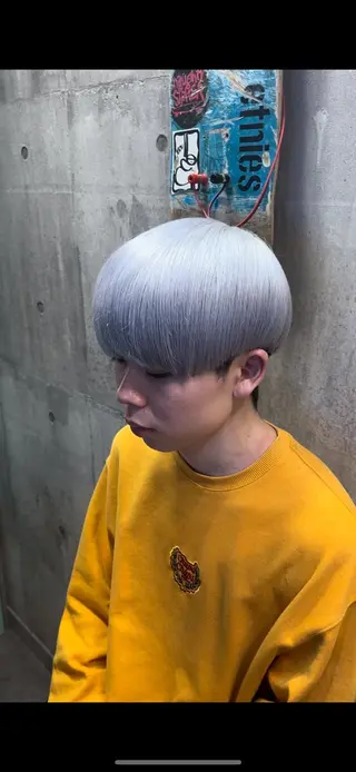 ショート メンズ ハイトーン/メンズ/ ウルフ特化 小松のヘアスタイル