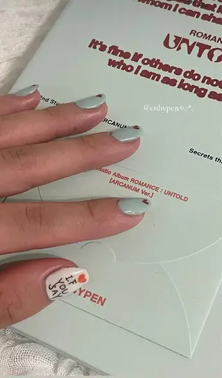 ネイル ꪆৎ平行アーチ ྀི ワカナの眉毛・アイブロウイメージ