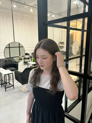 カラー MaisonHALU 松浦光咲のヘアスタイル