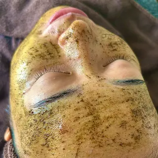 肌質改善・小顔サロン 20代店長RINNAのエステ・リラクイメージ