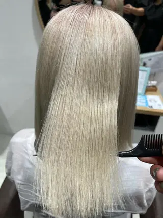 ミディアム 圧倒的美髪ストレート ツダケイタロウのヘアスタイル