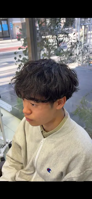 ショート パーマ フェザーパーマ🪶 シャドウ/ジュンエイのヘアスタイル