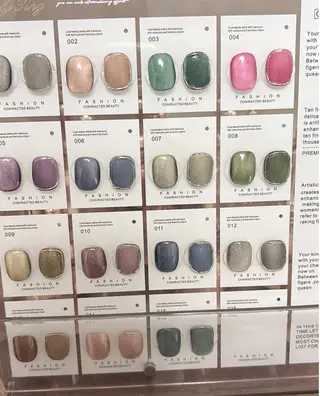 ネイル B.rose ビビのネイルデザイン