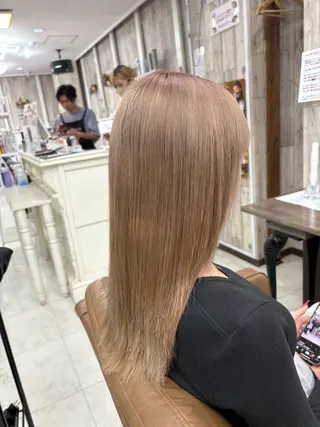 カラー 岡本 恋樺のヘアスタイル