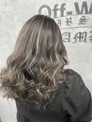 ロング カラー オフホワイトアンドなんば所属・福西 洋斗のヘアスタイル