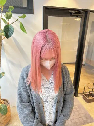 セミロング カラー ハイトーンカラ ー/小川のヘアスタイル