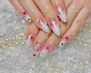 ネイル 🦋 Queenieのネイルデザイン