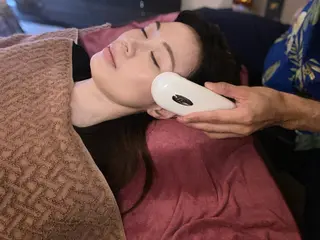 Acupuncture  salon LINOA リノア鍼灸院所属・ヘッドスパ鍼/小顔鍼 耳ツボ 　LINOAのエステ・リラクイメージ