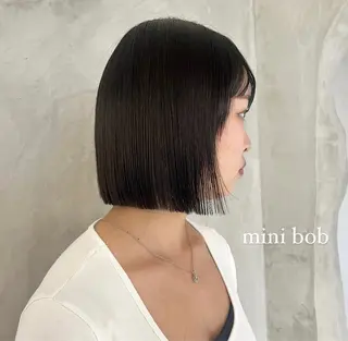 ショート effect横浜所属・切りっぱなしボブ/ 艶カラー/綾莉のヘアスタイル