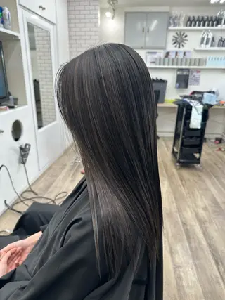 ロング カラー クイックカットプログレ所属・saki サキのヘアスタイル