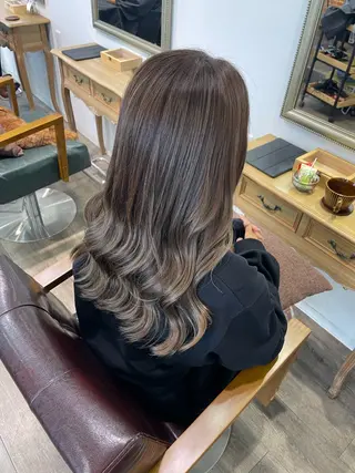 ロング カラー Felice Erikaのヘアスタイル