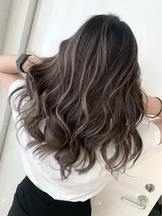 ミディアム カラー パーマ ヘアアレンジ 【公式】amble luxe池袋東口🩷のヘアスタイル