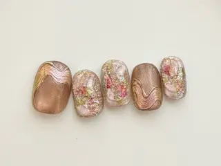 ミディアム シエール池袋東口店所属・シエール KURUMIのネイルデザイン