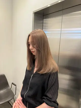 ロング 韓国レイヤーカット/ ハイトーン/マアヤのヘアスタイル