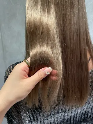 ロング カラー yumemiレイヤー ✴︎ 透明感カラーのヘアスタイル