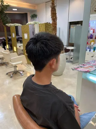 ショート メンズ 丁寧な施術で、 朝が楽になる髪のヘアスタイル