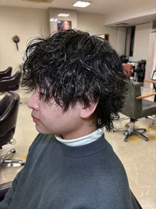 パーマ メンズ 会社で浮かない ビジネスヘア/心斎橋のヘアスタイル