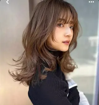 ミディアム ショート/ボブ/透明 感カラー/高橋あみのヘアスタイル