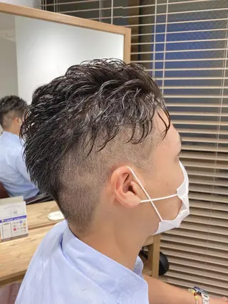 メンズ GO TODAY SHAiRE SALON 横須賀所属・ハイライト⭐️上野 高広のヘアスタイル