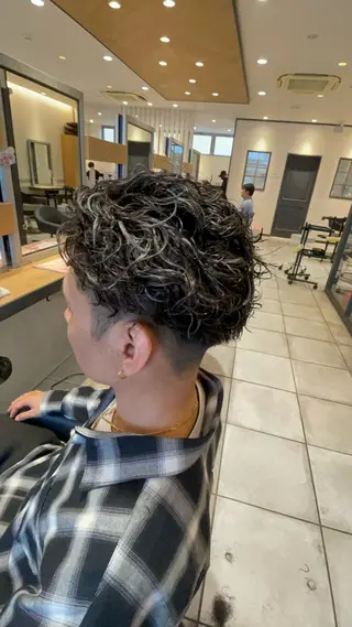 ショート カラー パーマ 【レイク　メンズ特化 /パーマ特化】野平のヘアスタイル