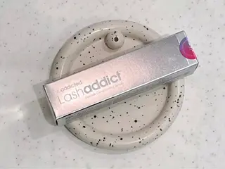 𝐞𝐢𝐠𝐡𝐭 YUKARI🐰💜のマツエク・マツパデザイン