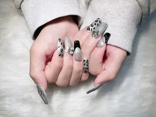 ネイル 夜からネイル所属・水野 ちなつのネイルデザイン